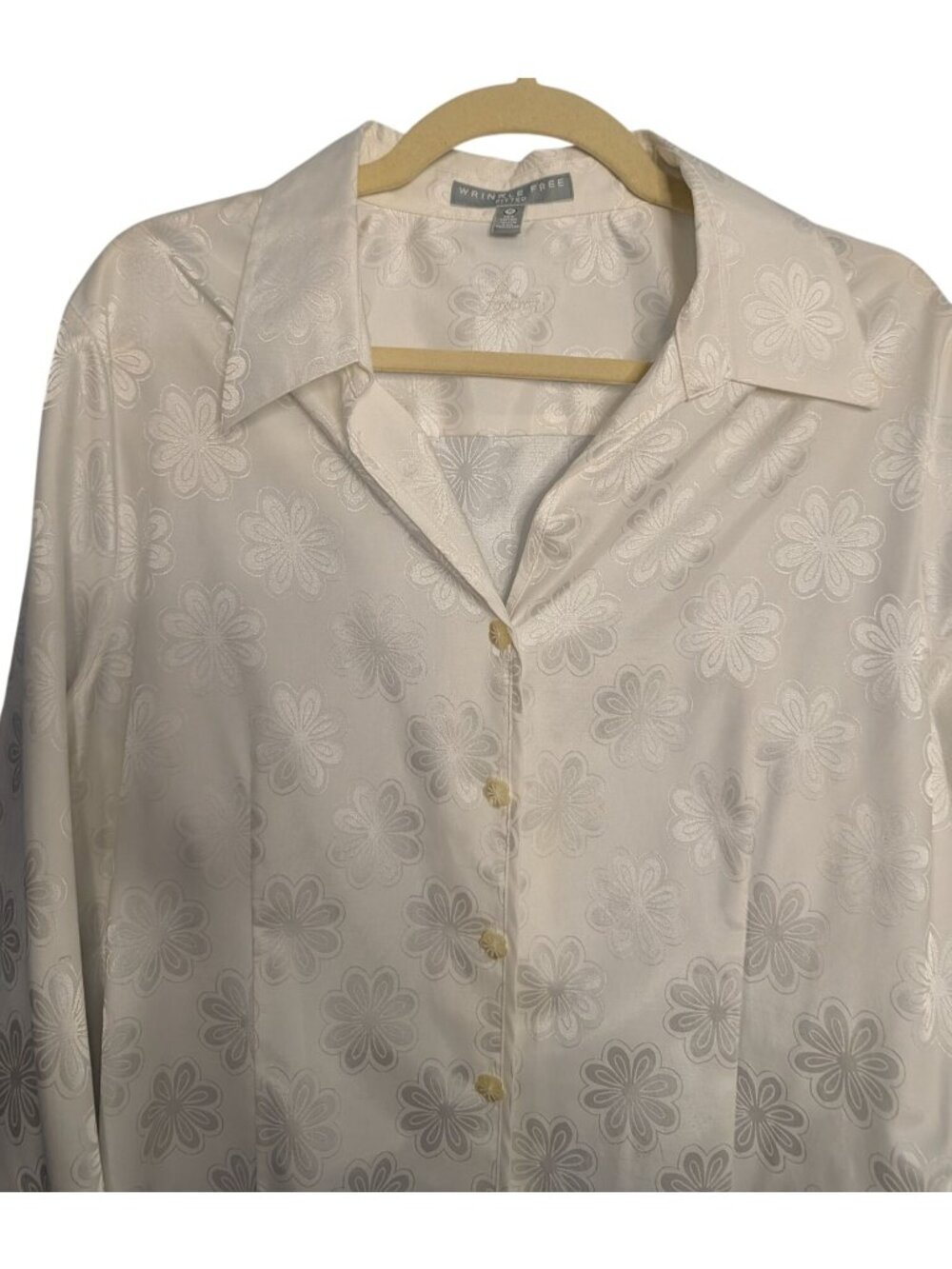 Foxcroft Wrinkle-Free White Floral Button-Up Shirt Flower Buttons Sz 16 Cotton - Picture 3 of 16